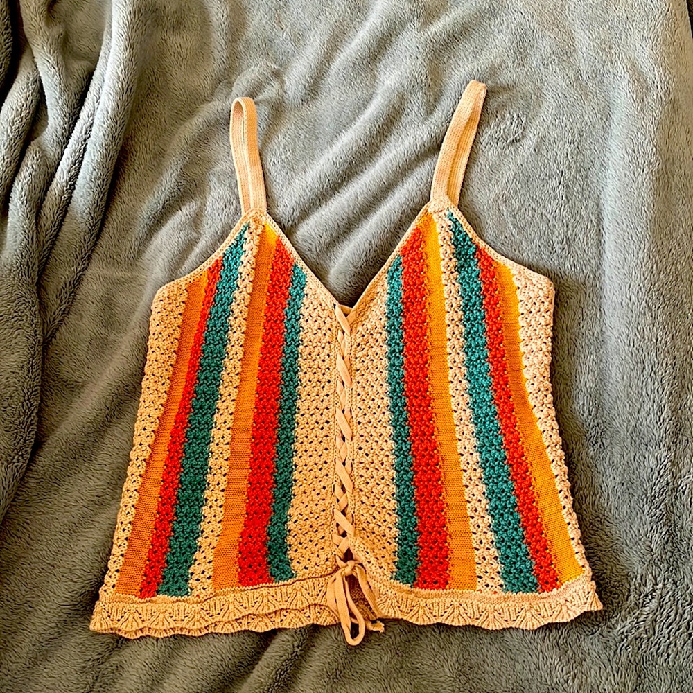Tank top crotcheted fabric only worn once size medium
